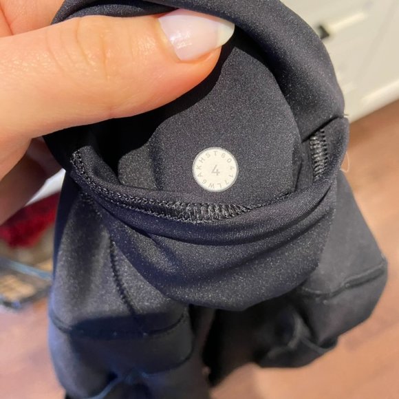 Lululemon Fast & Free Crop 19" - Size 4, Black - Picture 6 of 6